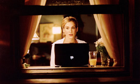 Carrie-with-her-Mac.-001.jpg